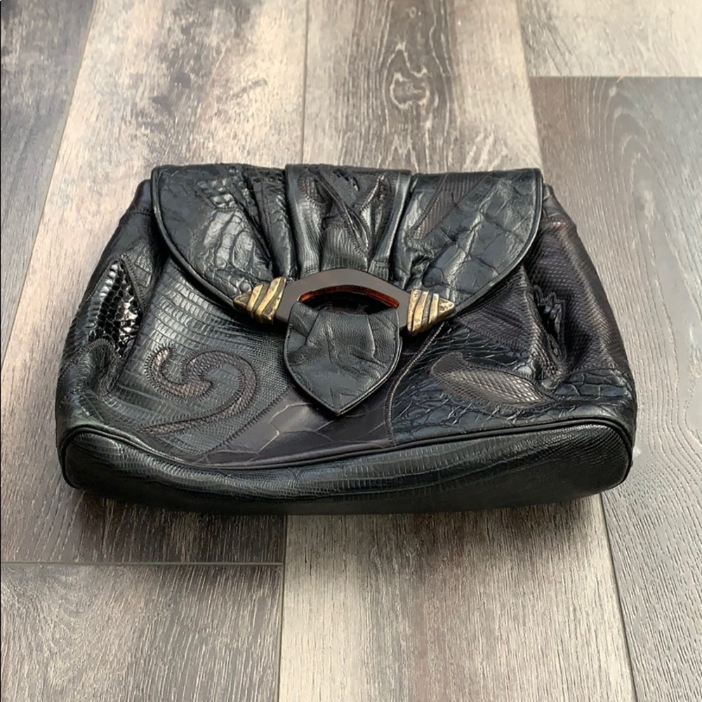 Sharif Shoulder Handbag to Clutch Bag